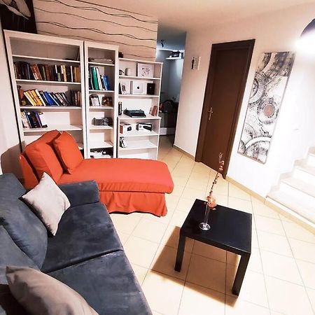 Large House 3 Floors City 'N Sea Vitinia Exteriör bild